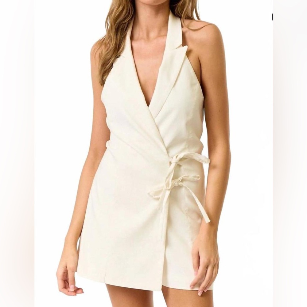 Blue blush Wrap romper off white NEW IN PACKAGE size medium